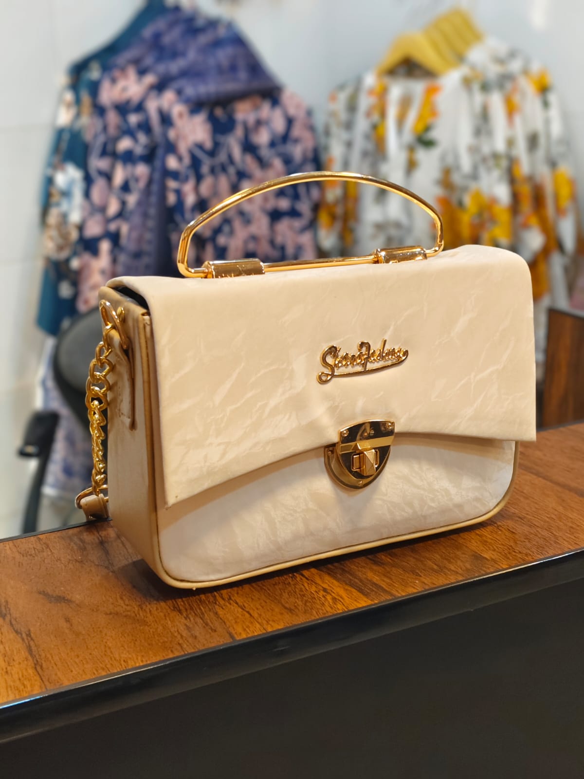 Pearl Signature Bag