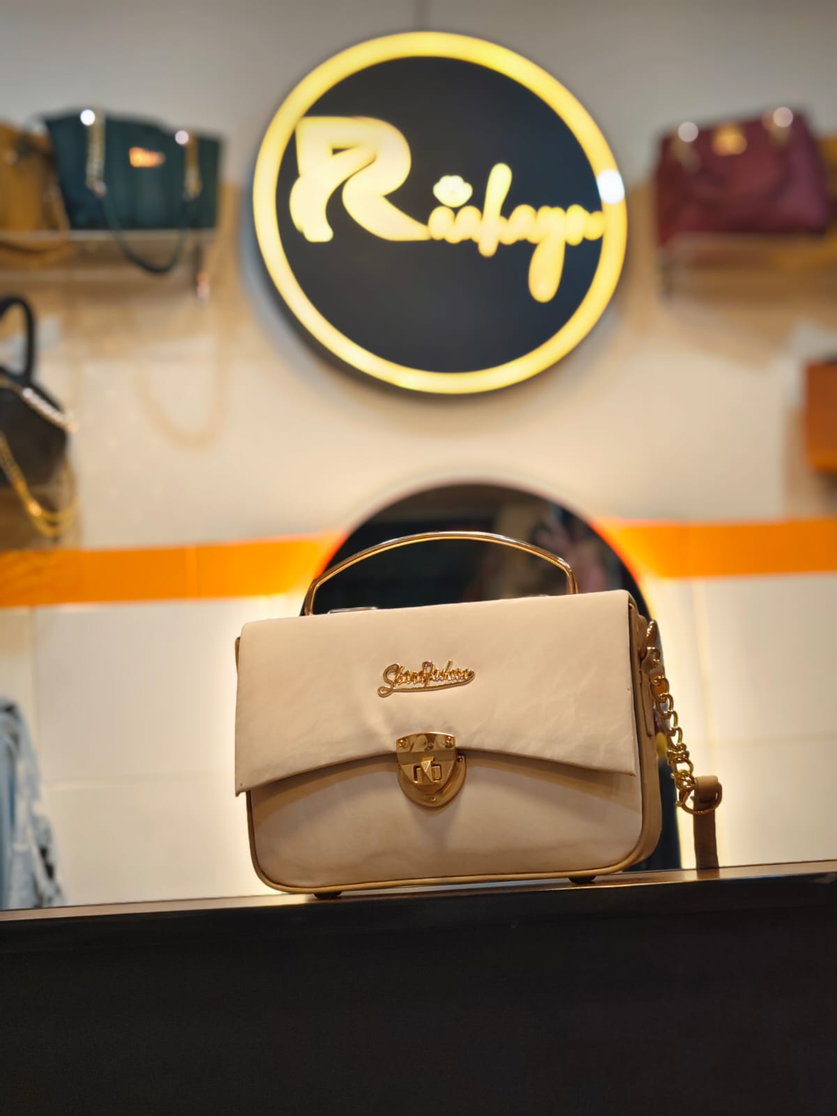 Pearl Signature Bag